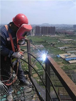 烟囱安装航标灯