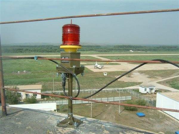 赣州烟囱航空障碍灯安装支架:确保高空安全的专业解决方案