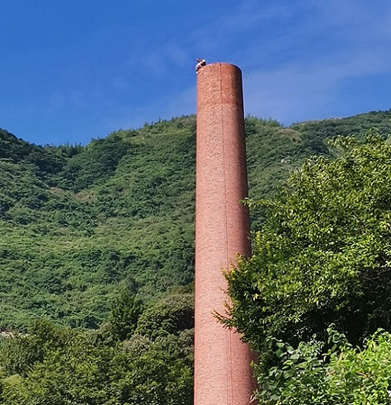 烟囱拆除公司拆除方案全面解析